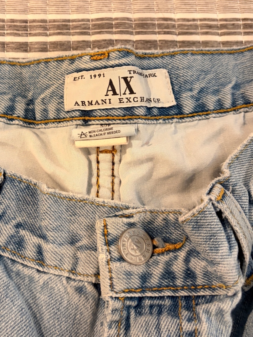 Armani Exchange Light Blue Women's size 8 regular Straight-Leg Jeans